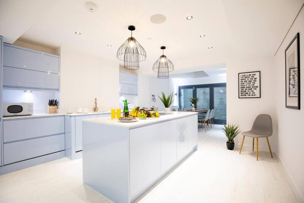 Central Townhouse With Roof Terrace マンチェスター エクステリア 写真