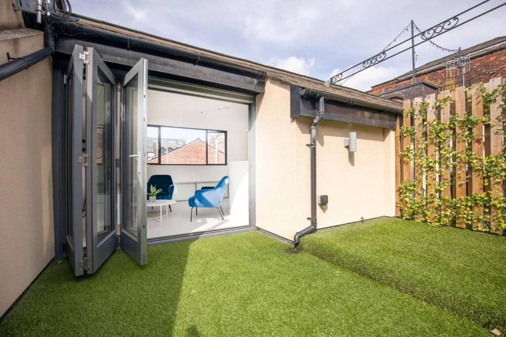 Central Townhouse With Roof Terrace マンチェスター エクステリア 写真