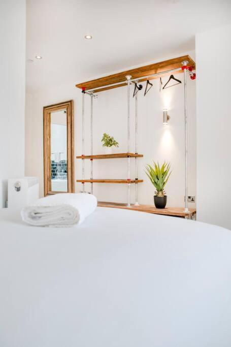 Central Townhouse With Roof Terrace マンチェスター エクステリア 写真