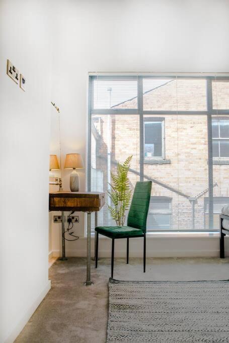 Central Townhouse With Roof Terrace マンチェスター エクステリア 写真
