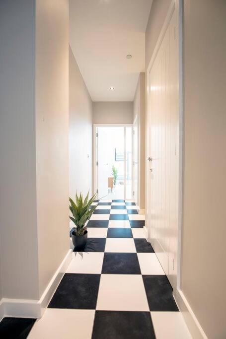 Central Townhouse With Roof Terrace マンチェスター エクステリア 写真
